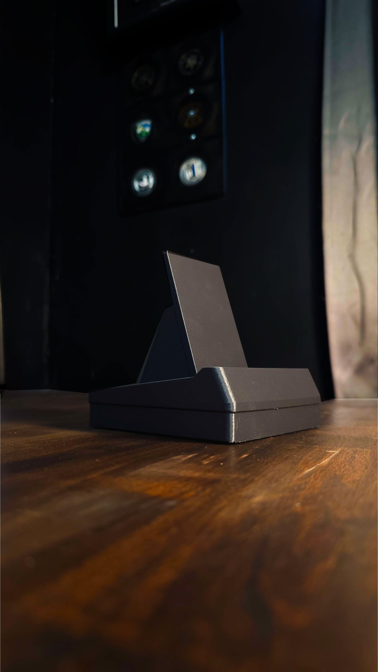 Forgevia Slate Dock | Charging Phone Dock