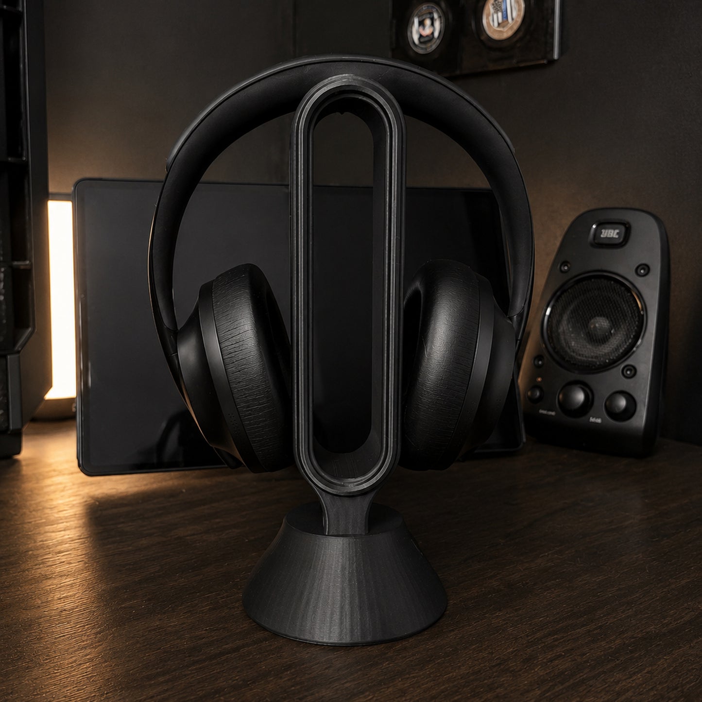 Minimal Headphone Stand