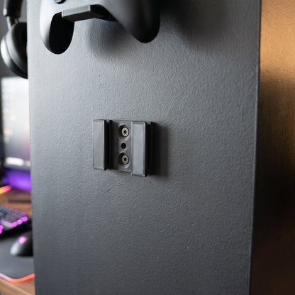 Flush Universal Controller Wall Mount - Gaming Setup Organizer.